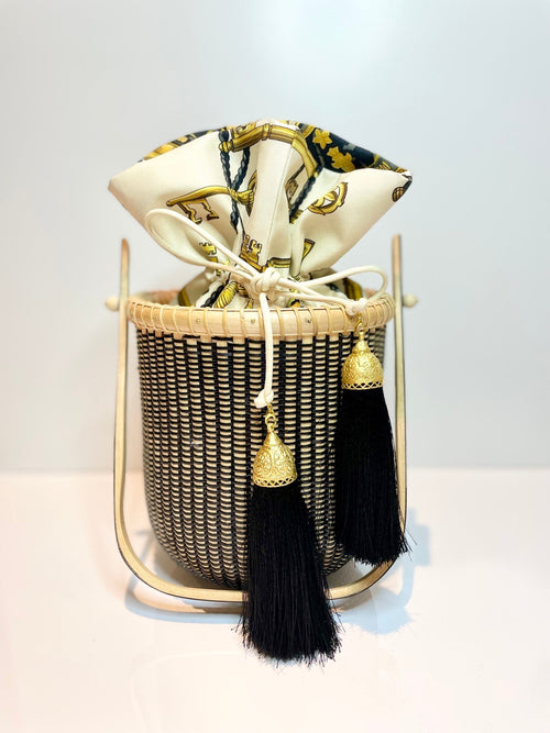 Classic Hermès M Bag: Black & White Round – handwoven by The Manca Studio